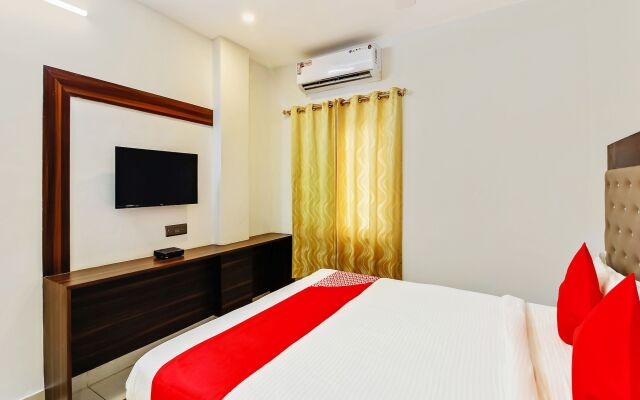 OYO 29131 Hotel MN Grand