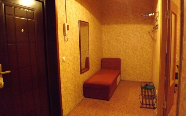 Na Bolshoy Akademicheskoy Apartment