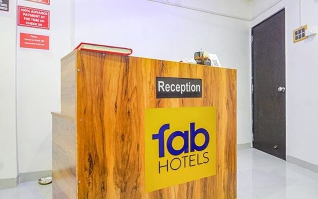 Fabhotel Classic Square