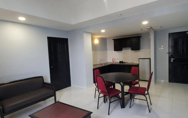 Leisure Cove Hotel & Apartments
