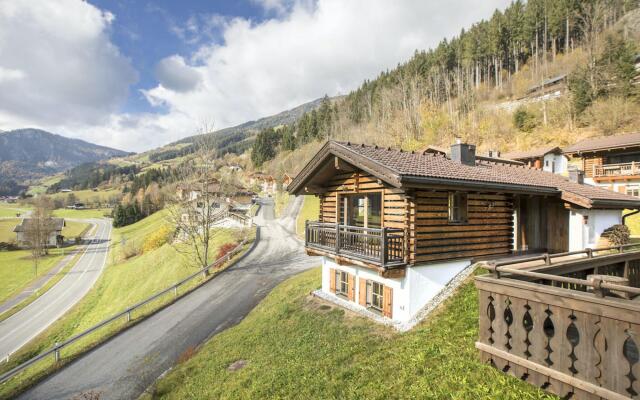 Modern Chalet With Sauna Near Konigsleiten