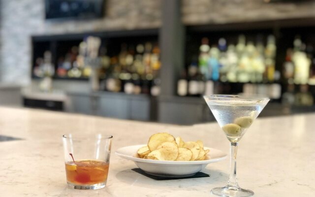 Holiday Inn & Suites Silicon Valley - Milpitas by IHG