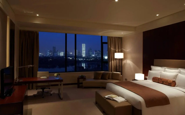 Renaissance Tianjin Lakeview Hotel