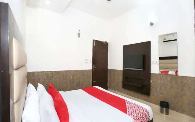 OYO 1355 Hotel Dream