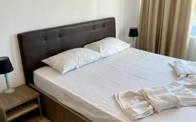 Infinity Summerland Apartment