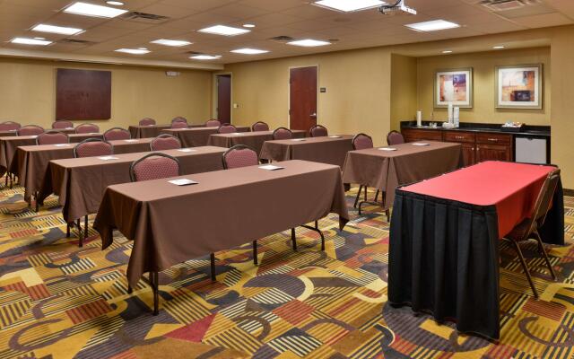 Hampton Inn & Suites Muncie