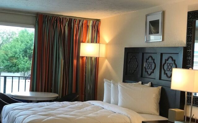 Hurl Rock Motel
