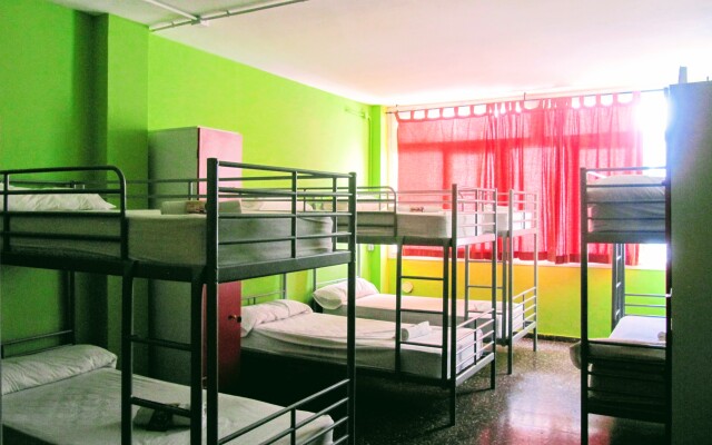 Onefam Les Corts Hostel