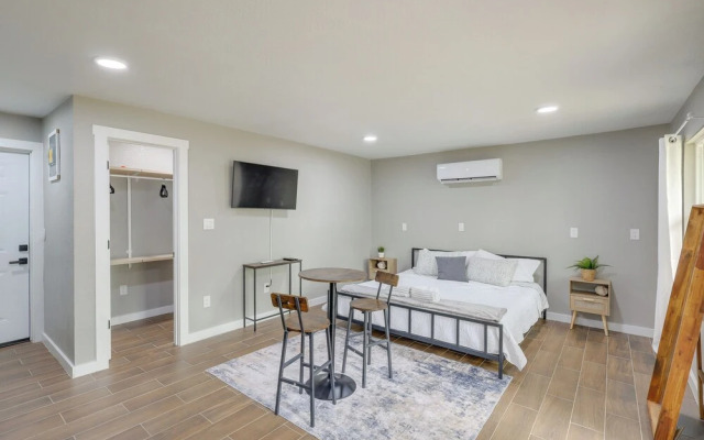 Pet-Friendly Temple Guest Suite!