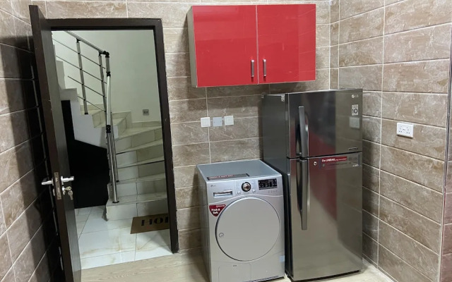 Luxurious and Inviting 4-bed House in Chevro-lekki