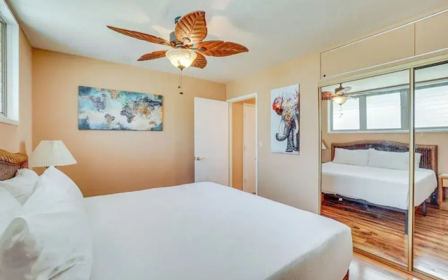 Kaunakakai Condo w/ Private Lanai & Ocean Views!