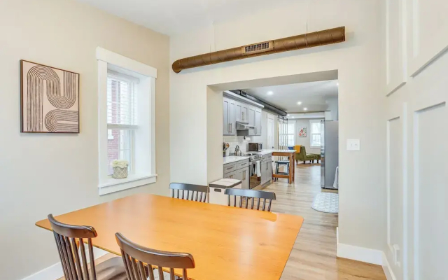 Family-friendly Townhome w/ Patio in Columbia!