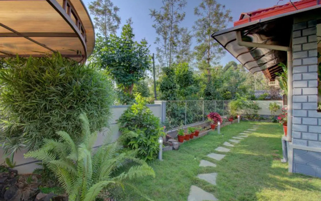 Srinikethana Home Stay with Swimming Pool