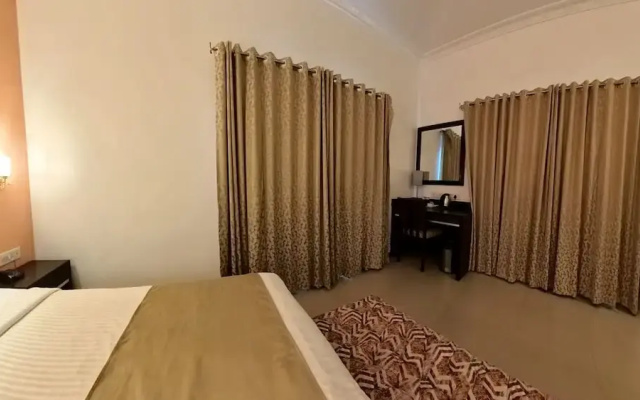 Silver Sands Hide Away