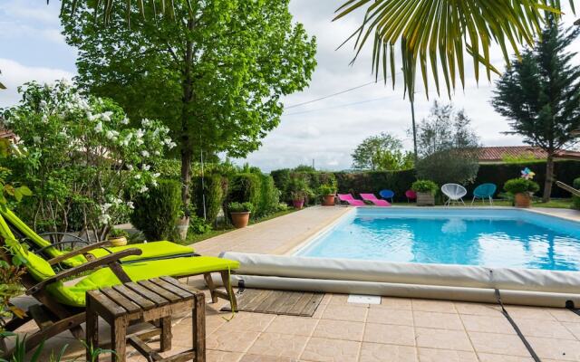 Beautiful Holiday Home in Espere with Swimming Pool