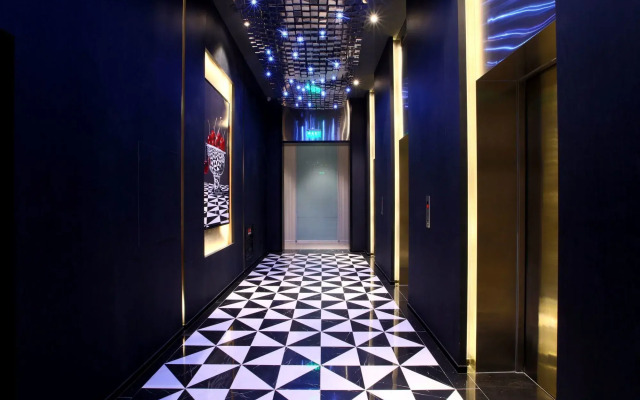 Orange Crystal Hotel Wusi Square Seaview