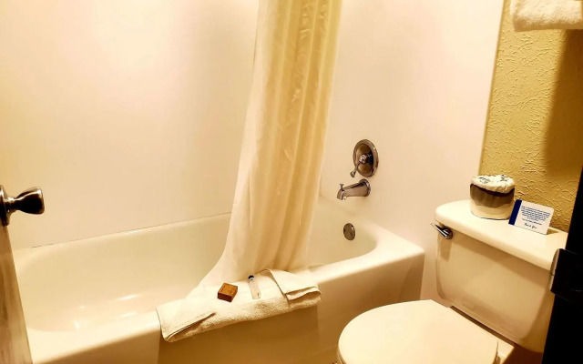 Days Inn and Suites by Wyndham Downtown Missoula-University