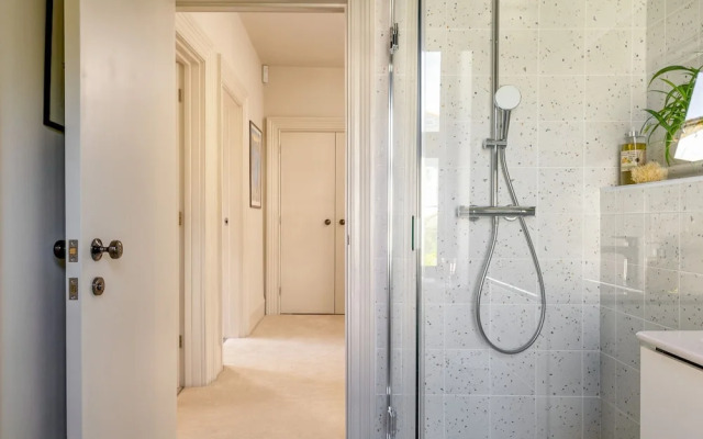 Two Guns in Kingswear