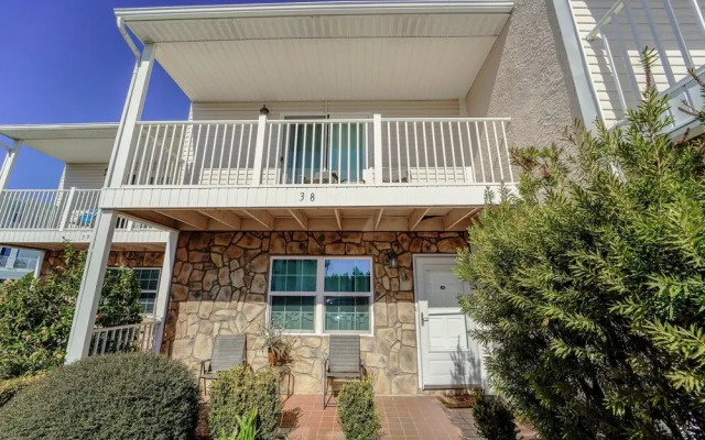 Woodland Shores Beach Resort by Panhandle Getaways