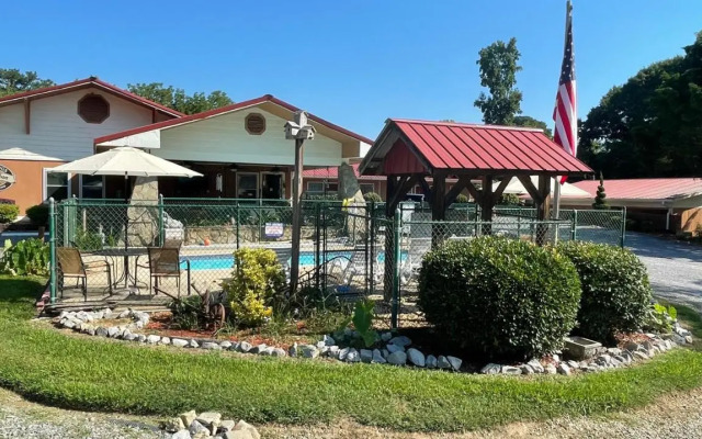 Bay Springs Country Inn & Marina