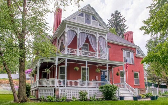 Hatch House Bed & Breakfast