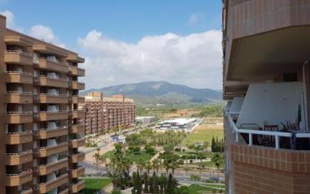 ayf lujoso y moderno en 1  linea de playa