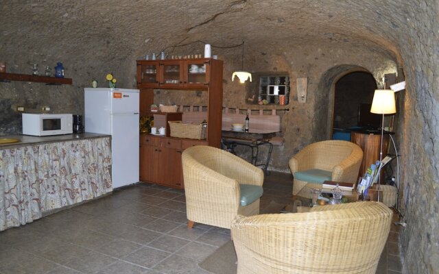 Casa Cueva Las Margaritas
