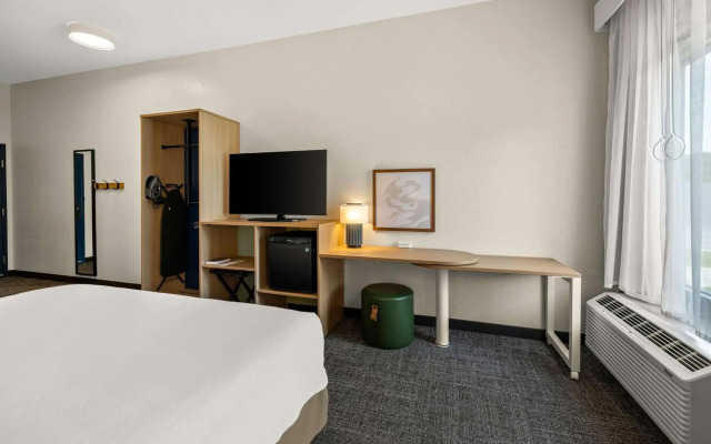 Spark by Hilton Tifton