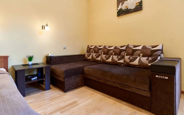 Home-Hotel Mikhaylovskiy per. 9B-1