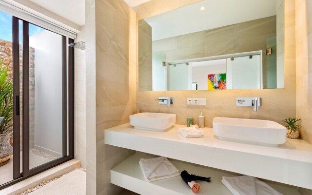Beautiful 4 Bedroom Luxury Villa with Sea Views - KBR2