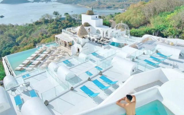 Loccal Collection Hotel