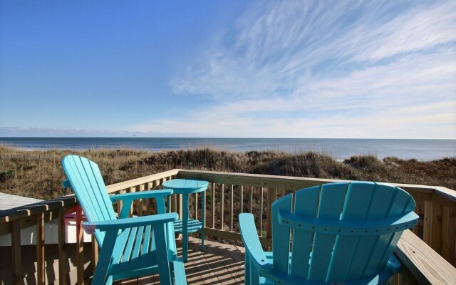 28 Beach Lookout Studio Bedroom Condo by RedAwning