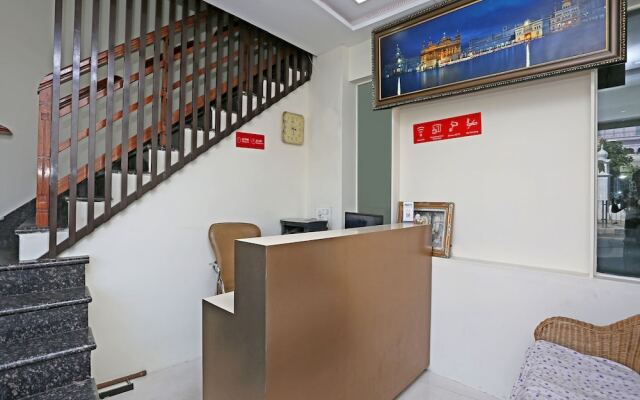 OYO 8590 Hotel Sea