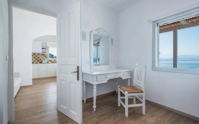 Bellevalia Hydra - Formerly Four Seasons Hydra