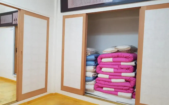 Jukheon Traditional House