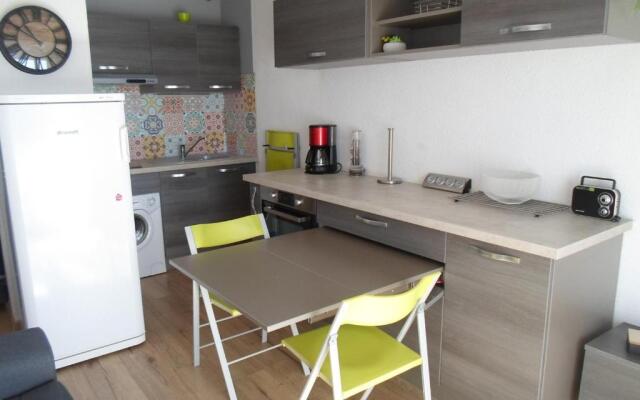 Appartement Balaruc-les-Bains, 1 pièce, 4 personnes - FR-1-503-89