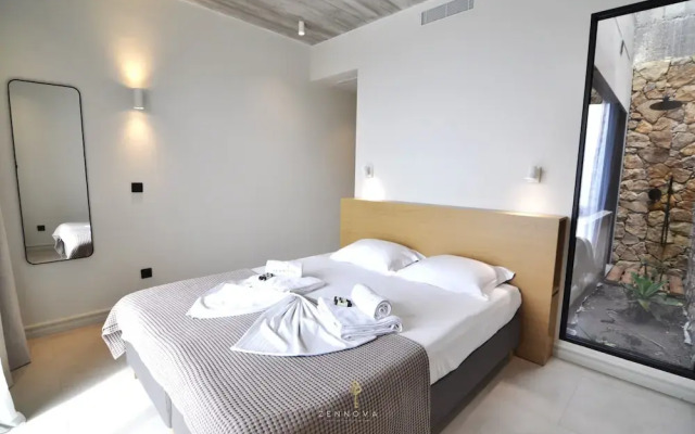 Zennova 52  Villa Cueva