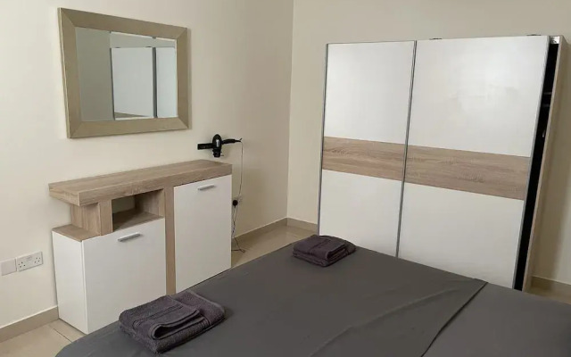 Spinola Bay 3-double Bed Near Beach Prime Location