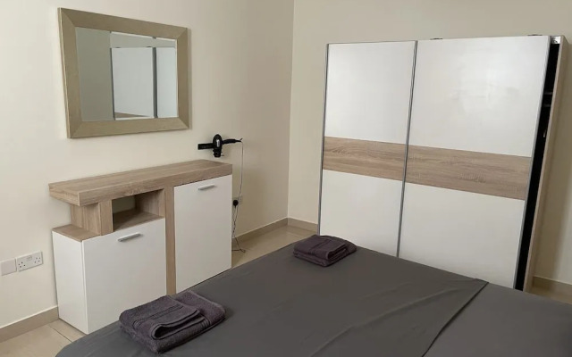 Spinola Bay 3-double Bed Near Beach Prime Location