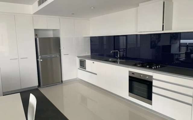 Circle on Cavill - Private Apartments