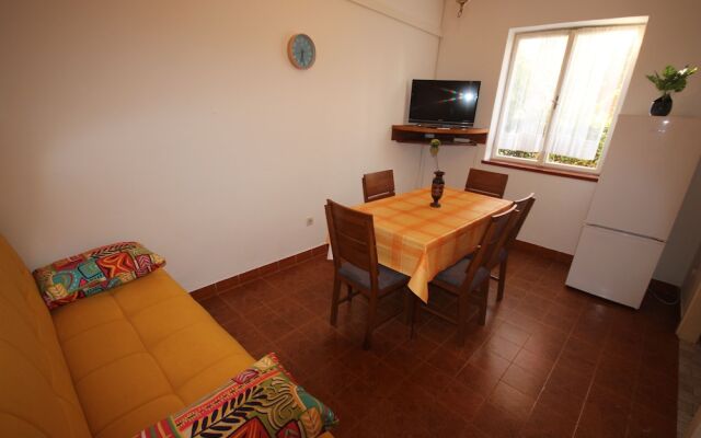 Comfortable Apartment, Zadar Borik, up To 5 Persons