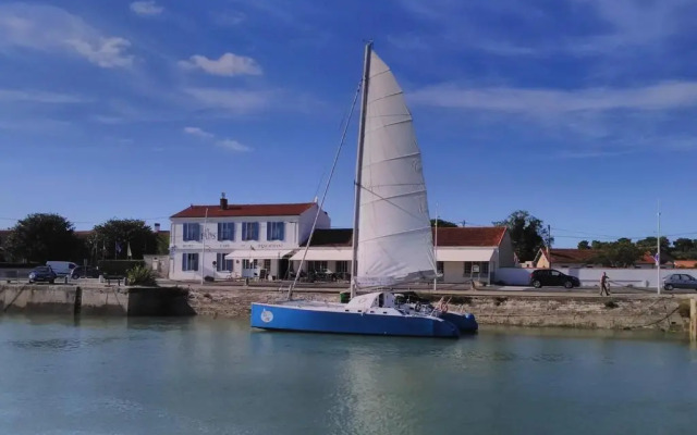 Les Bains Boyardville Hotel Et Restaurant