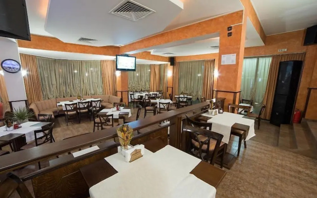 Kris Hotel