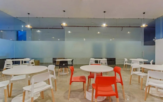 Collection O 40206 Govind Marg