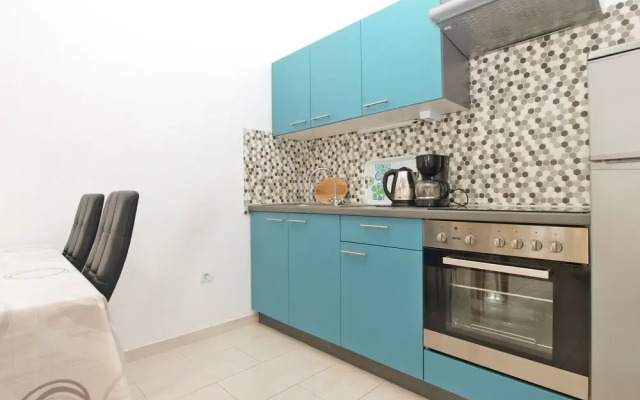 Apartment 1819