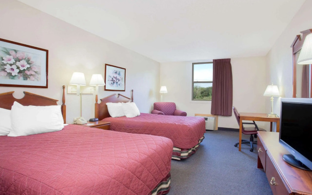 Ramada by Wyndham Angola/Fremont Area