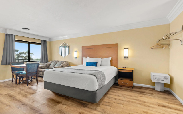 Travelodge by Wyndham San Clemente Beach
