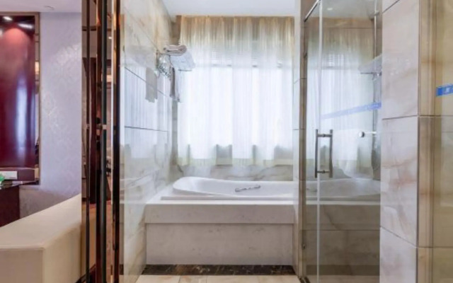 Xinlong Hotel