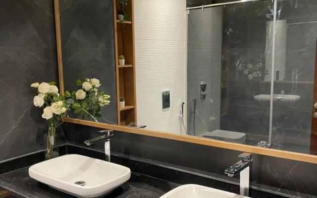 Midtown Penthouse with roof