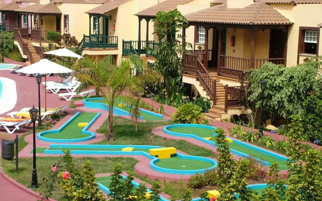 Apartamentos Oasis San Antonio